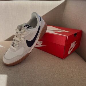 Nike W NIKE TERRA MANTA SUEDE